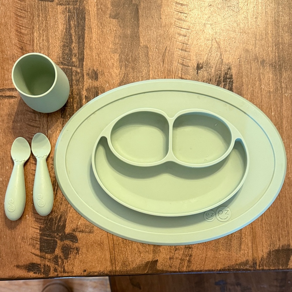 EZPZ Sage Green Kids Dining Set